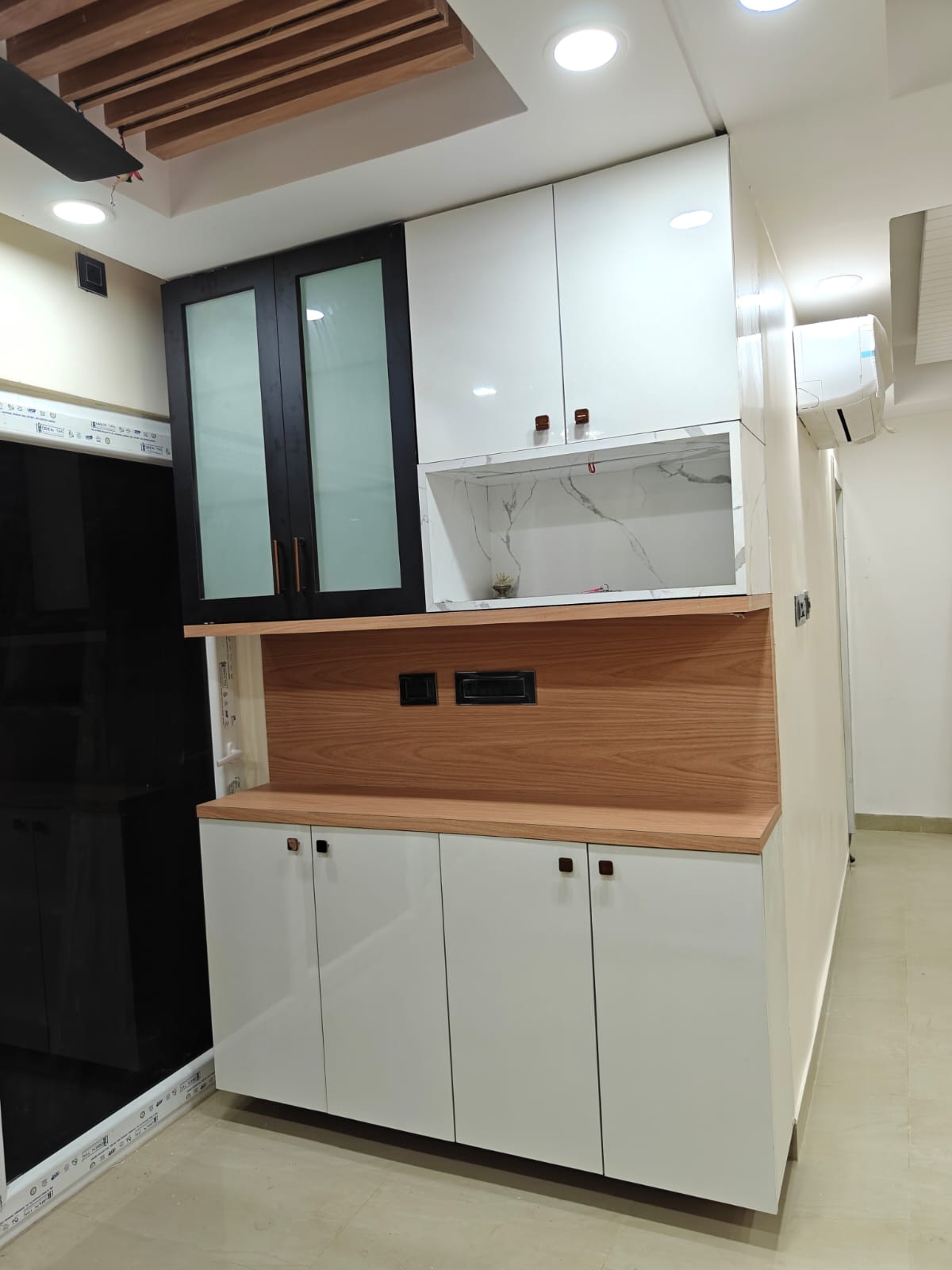Custom cabinet and storage unit for hall space